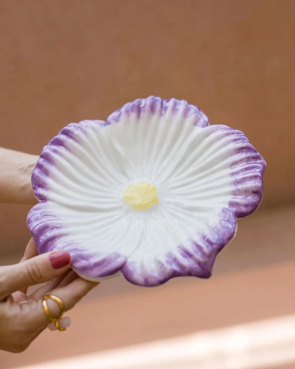 Prato Primavera Violeta em Cerâmica - P