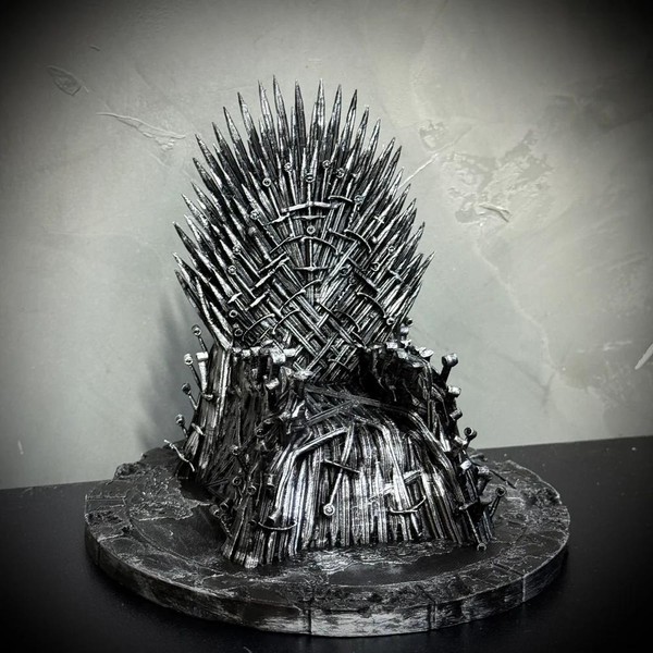 Suporte/Decoração Premium Trono de ferro Game of Thrones compativel com Controle Playstation e Xbox pintado a mão + CHAVEIRO DE BRINDE Pronta Entrega