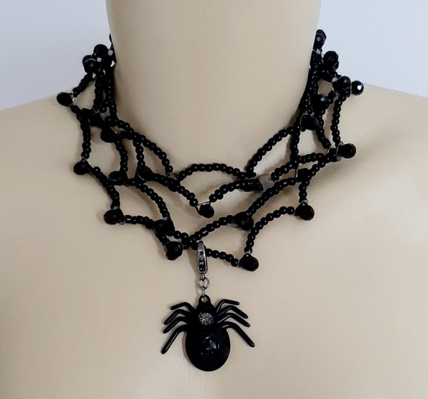 COLAR TEIA ARANHA
