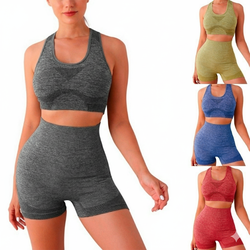 Conjunto fitness feminino modelador para academia, focado em valorização da silhueta, conforto e desempenho nos treinos.