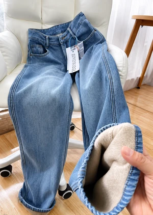 Calça Jeans Forrada com Lã