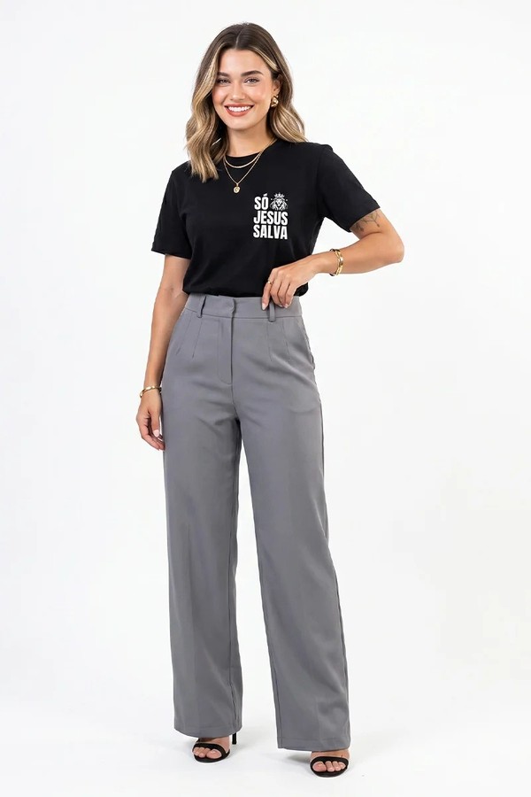 Camiseta Feminina Preta Estampa Só Jesus Salva