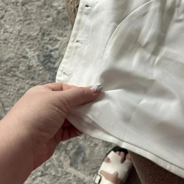 Conjunto Feminino em Alfaiataria – Colete e Shorts em Linho com Elegância Premium — foto 11