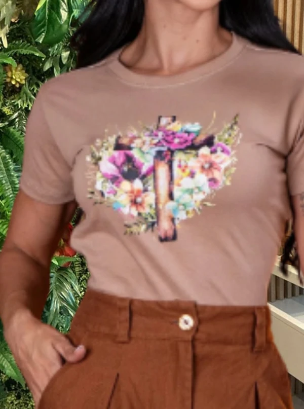 TSHIRT NO ALGODÃO CRUZ FLORES PÉROLAS - NUDE