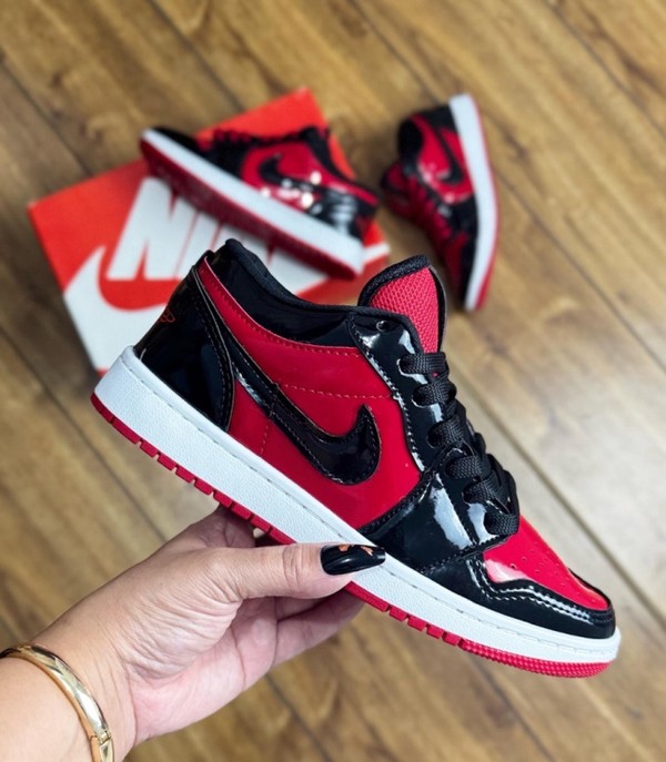 TENIS JORDAN CANO BAIXO