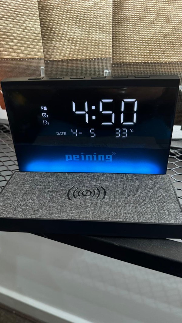 Carregador Indução + Relógio Despertador com mostrador