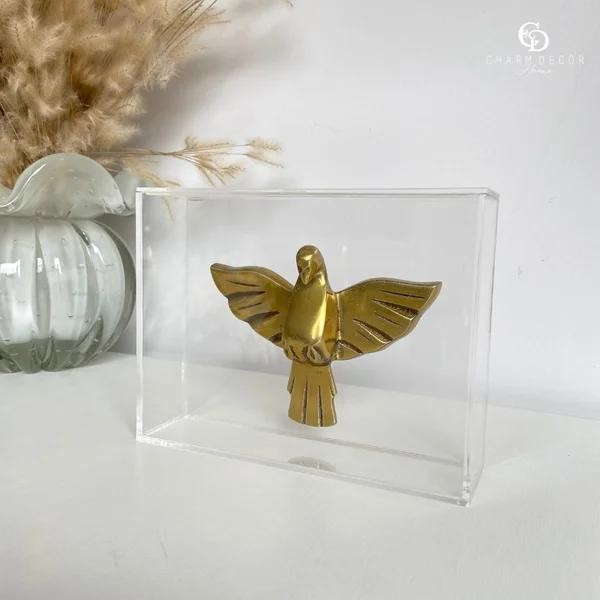 Escultura Espírito Santo Dourado com Caixa em Acrílico P