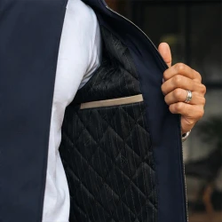 Jaqueta Masculina Soberano com Interior Forrado a Prova D’Água e Bolsos Internos +BRINDES: Relógio, Cinto e Carteira
