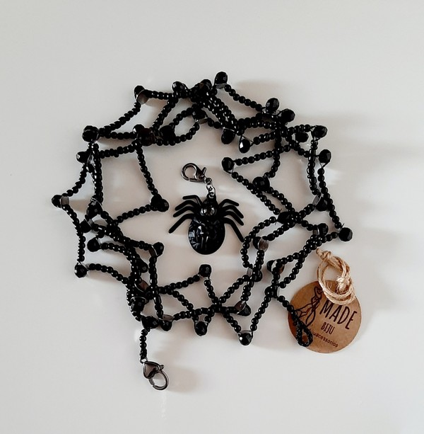 COLAR TEIA ARANHA