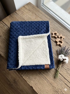 COBERTOR DOTS ESTAMPADO CHEVRON AZUL NAVY LAÇO BEBE EL693