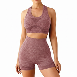 Conjunto fitness feminino modelador para academia, focado em valorização da silhueta, conforto e desempenho nos treinos.