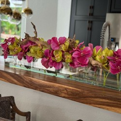 Vaso de Vidro Casa Moderna com Vandas Rosa e Cymbidiums Verdes