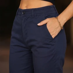 [LEVE 3 PAGUE 2] Calça Feminina Maya em Algodão e Elastano (Beleza Marcante!)