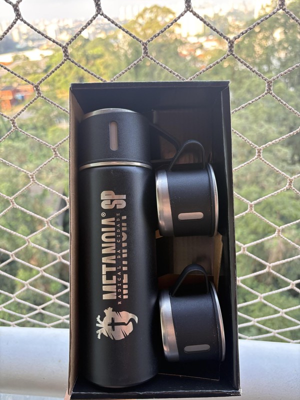 Garrafa térmica 500 ml com copo Metanoia Radical