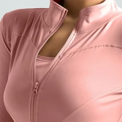 Jaqueta fitness feminina, blusa justa de secagem rápida, coleção outono 2025, manga longa com proteção solar, gola alta, ideal para esportes e Pilates.