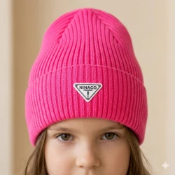 2231102 GORRO EM TRICO PATERNOLLI ROSA NEON NINA GO
