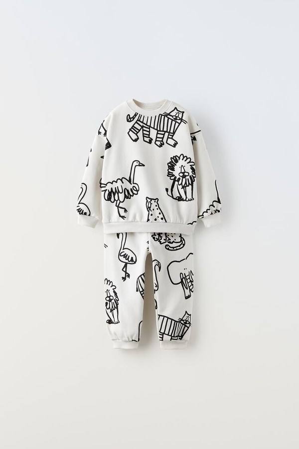 CONJUNTO DE MOLETOM E CALÇA COM ANIMAIS