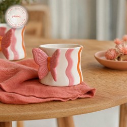 Caneca Borboleta Encanto Rosa em Cerâmica