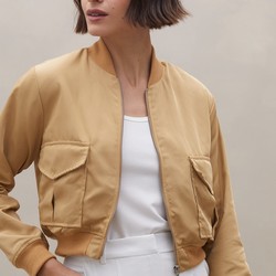 Jaqueta Cropped Bomber com Bolsos e Ombreiras - Bege