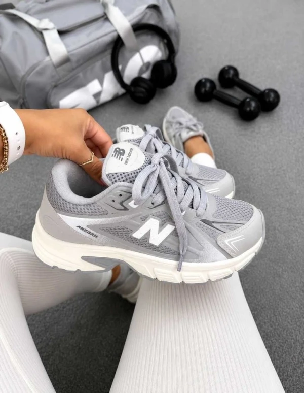 TENIS NEW BALANCE 530 PREMIUM CINZA