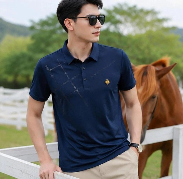 [LEVE 5 PAGUE 3] Polo Masculina Aurion em Seda Gelo e Elastano Premium (Visual de Quem Lidera)
