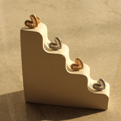 Brinco Love Mini dourado