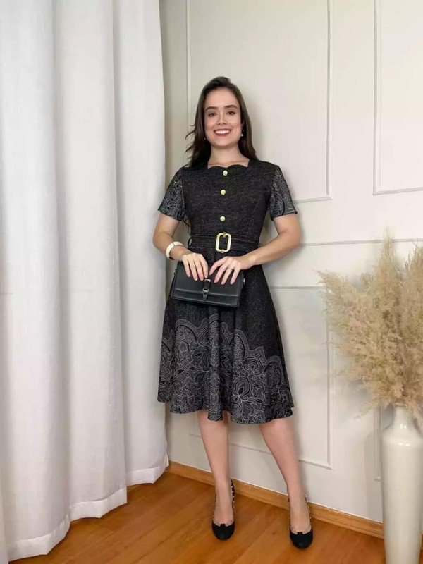 Vestido Midi Evangelico em Jaquar Estampa Barrada com Cinto e Botões fake Moda Femenina 