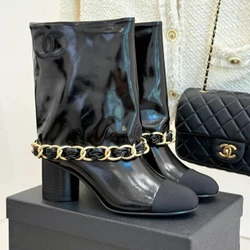 Bota de Cano Curto Chanel