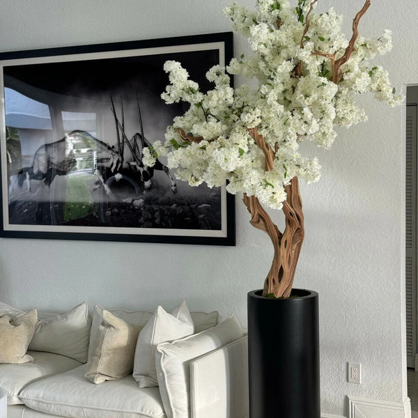 Vaso St. Tropez Preto Fosco com Cerejeira em Flor Branca Feita Sob Medida
