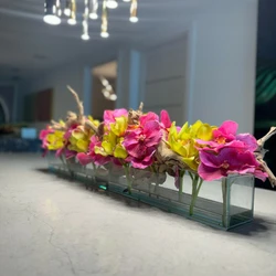 Vaso de Vidro Casa Moderna com Vandas Rosa e Cymbidiums Verdes
