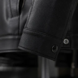 [LEVE 2 PAGUE 1] Jaqueta Masculina Vossler em Couro Legítimo Premium +BRINDES: Relógio, Cinto e Carteira