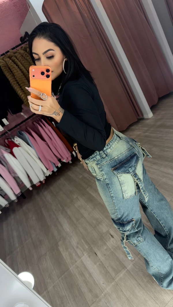 Calça wedleg esverdeada 
