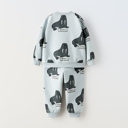 CONJUNTO DE MOLETOM E CALÇA COM MORSAS