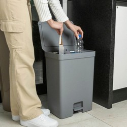 Lixeira com pedal com duplo compartimento Ou 30L Linha Trium