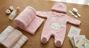 KIT BABY PARAÍSO MACACÃO MANTA E TOUCA PLUSH COELHINHO ROSA BEBE - 13008