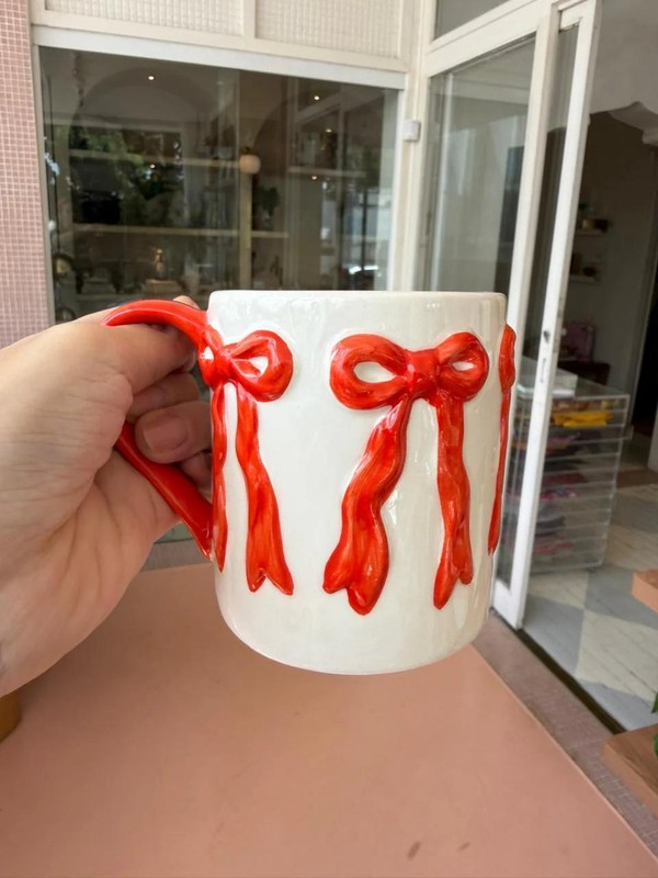 Caneca Laço Amour em Cerâmica - 300ml
