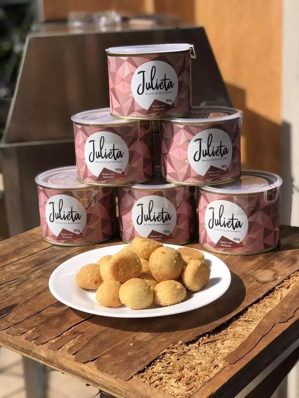 Biscoito Julieta - Amanteigado De Parmesão Com Goiabada