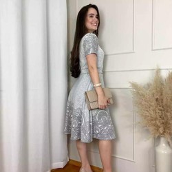 Vestido Midi Evangelico em Jaquar Estampa Barrada com Cinto e Botões fake Moda Femenina 