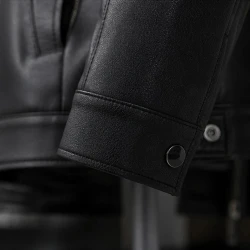 [LEVE 2 PAGUE 1] Jaqueta Masculina Vossler em Couro Legítimo Premium +BRINDES: Relógio, Cinto e Carteira