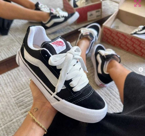 TENIS VANS KNU PRETO E BRANCO