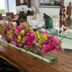 Vaso de Vidro Casa Moderna com Vandas Rosa e Cymbidiums Verdes