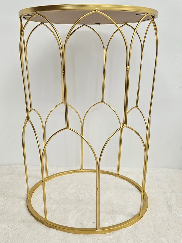 Mesa Lateral Dourada Com Espelho