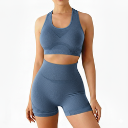 Conjunto fitness feminino modelador para academia, focado em valorização da silhueta, conforto e desempenho nos treinos.