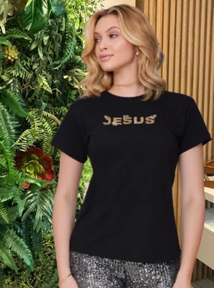 TSHIRT BORDADA JESUS - PRETA
