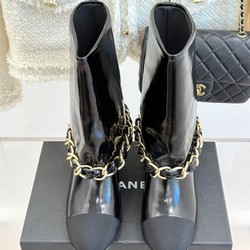 Bota de Cano Curto Chanel