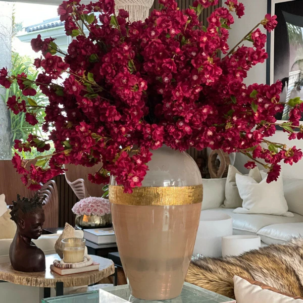 Vaso Deusa com Flores de Cerejeira Bordô