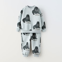 CONJUNTO DE MOLETOM E CALÇA COM MORSAS