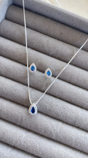 Conjunto de Gota Azul Royal
