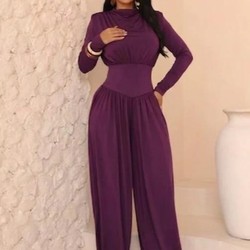 Macacão feminino elegante Aladim, manga longa, na malha fluity possui abertura nas costas, look fashion.