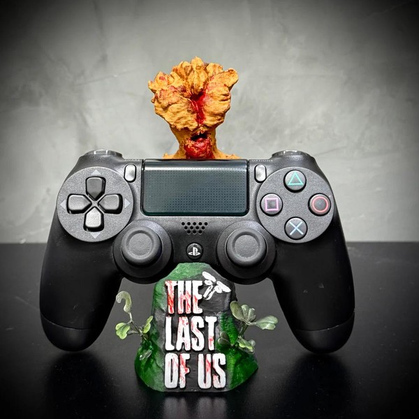 Suporte Premium Action Figure Controle Playstation Xbox Clicker (estalador) The Last of Us + CHAVEIRO DE BRINDE Pronta Entrega